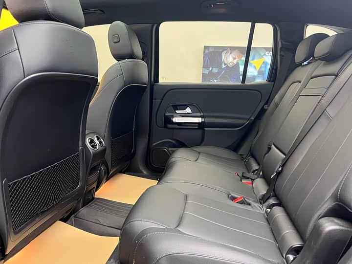 Фото 8 - Mercedes-Benz EQB