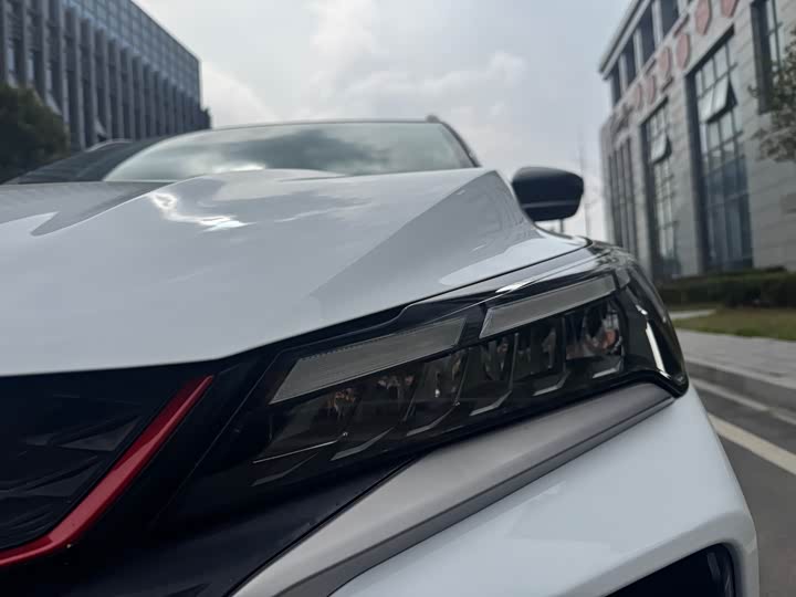 Фото 2 - Geely Coolray