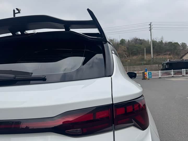 Фото 6 - Geely Coolray