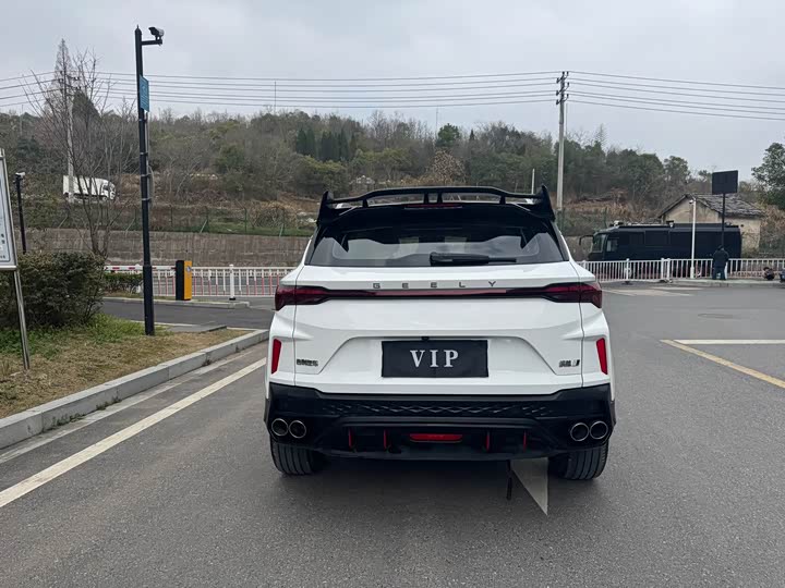 Фото 7 - Geely Coolray