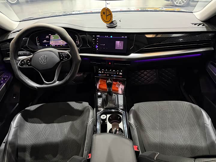 Фото 7 - Volkswagen Passat