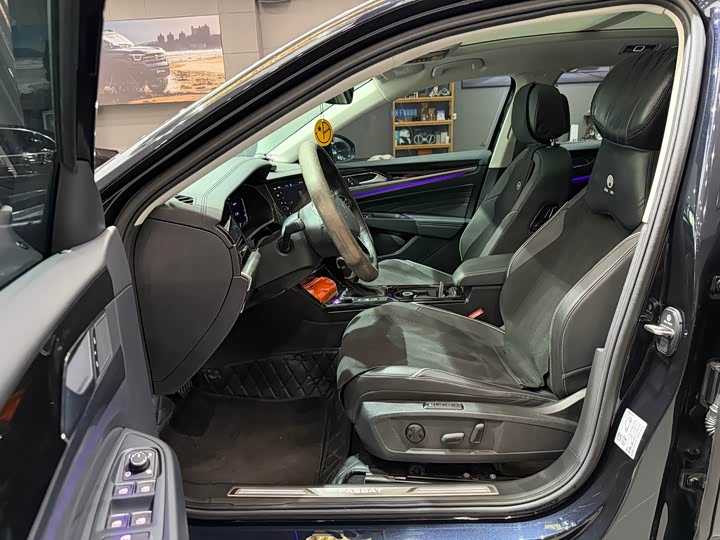 Фото 8 - Volkswagen Passat