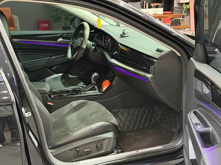 Фото 9 - Volkswagen Passat