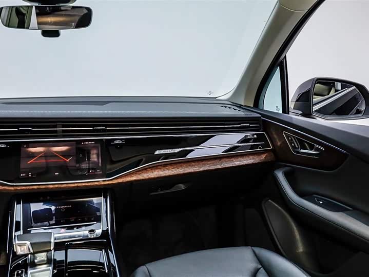 Фото 5 - Audi Q7