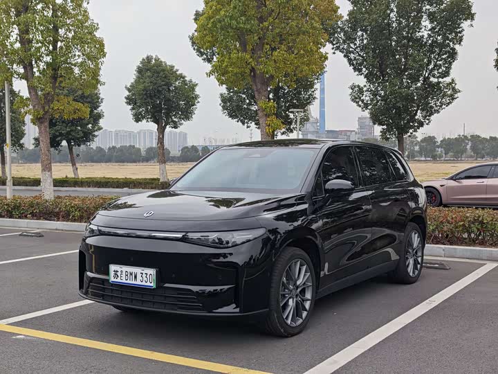 Фото 1 - Leapmotor C10