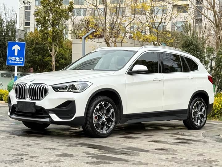 Photo 1 - BMW X1