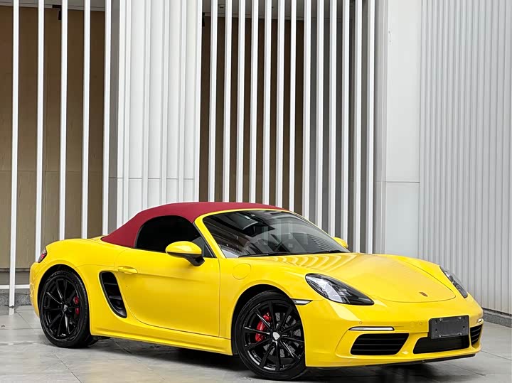 Photo 3 - Porsche 718