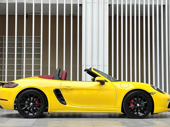 Photo 8 - Porsche 718