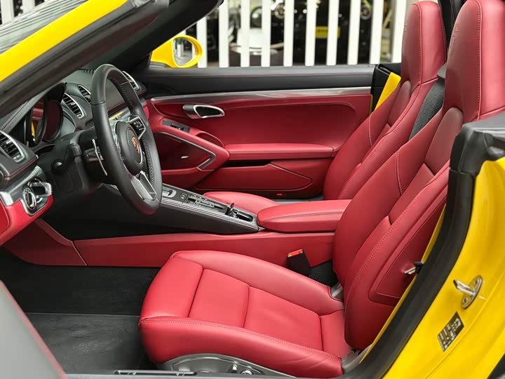 Photo 9 - Porsche 718