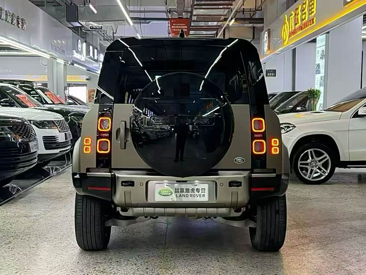 Фото 8 - Land Rover Defender