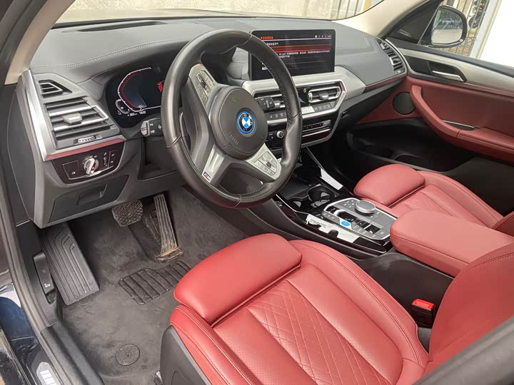 Фото 9 - BMW iX3