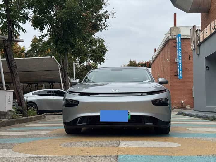 Фото 2 - XPeng P7