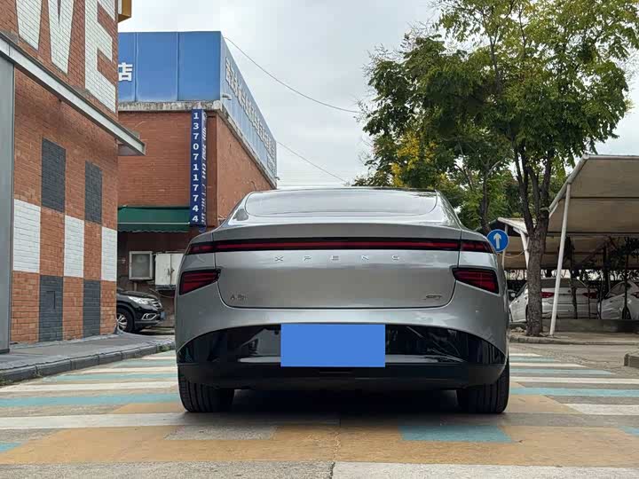 Фото 8 - XPeng P7