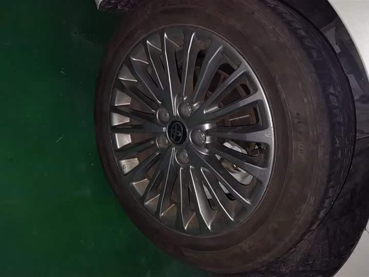 Фото 6 - Toyota Camry