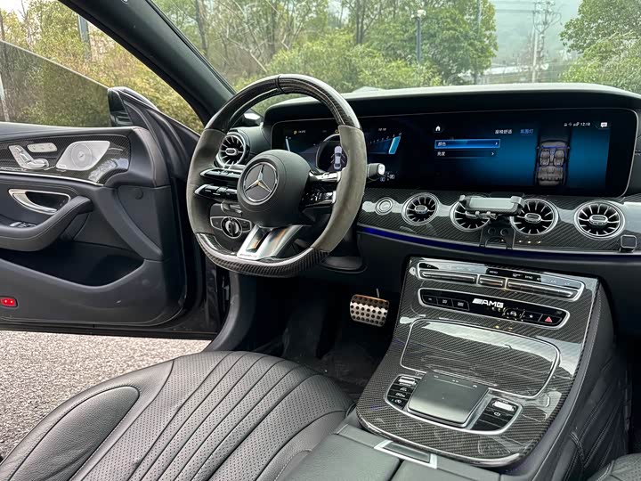 Photo 9 - Mercedes-Benz CLS-Class