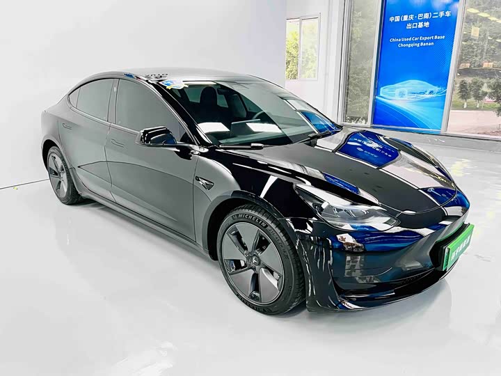 Фото 3 - Tesla Model 3