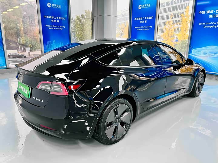 Фото 5 - Tesla Model 3