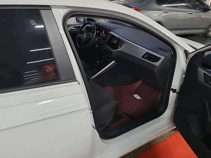 Фото 8 - Volkswagen Polo