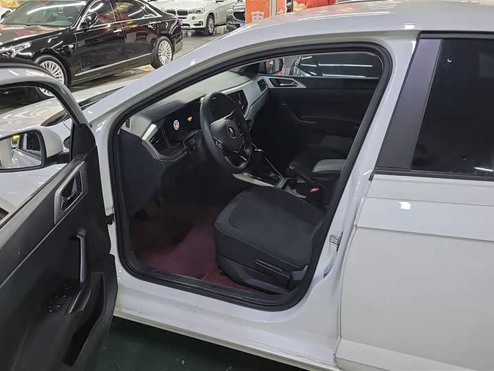 Фото 9 - Volkswagen Polo