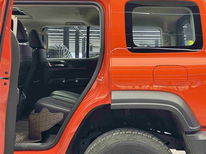 Фото 7 - Tank 300