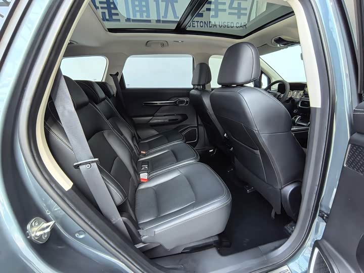 Фото 8 - Geely Okavango