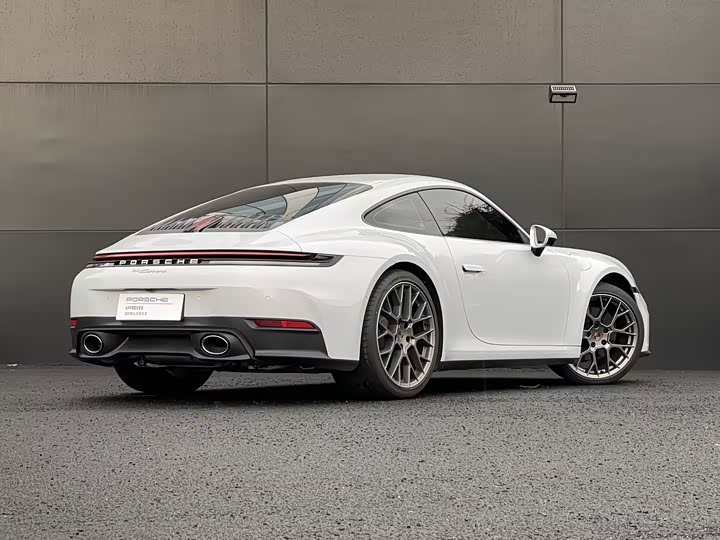 Фото 2 - Porsche 911