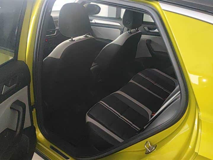 Фото 6 - Volkswagen T-Roc