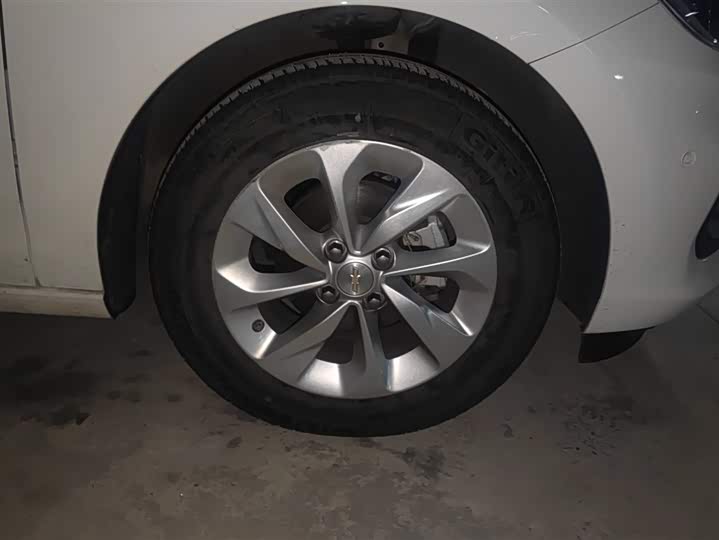 Фото 6 - Chevrolet Onix (Cavalier)