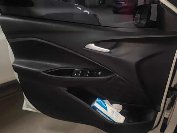 Фото 7 - Chevrolet Onix (Cavalier)