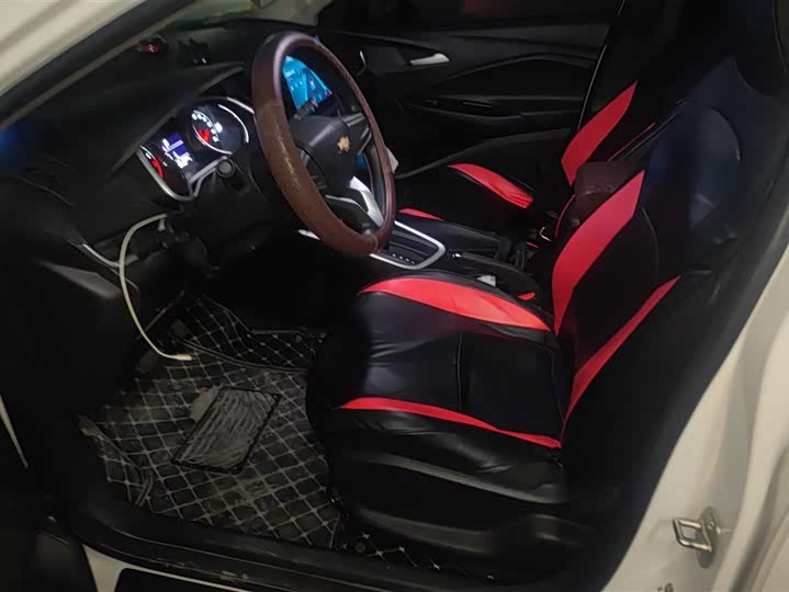 Фото 9 - Chevrolet Onix (Cavalier)