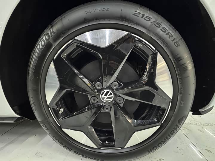 Photo 6 - Volkswagen ID.3