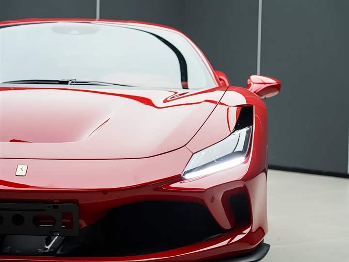 Фото 4 - Ferrari F8