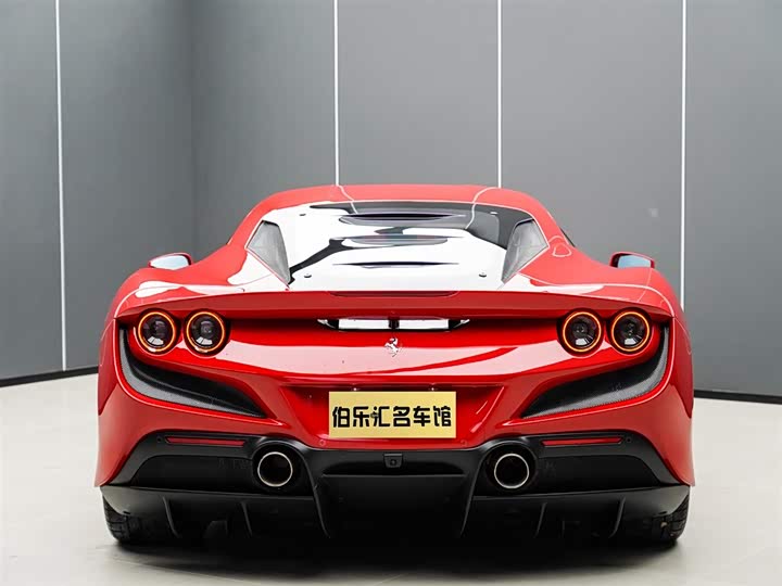 Фото 9 - Ferrari F8