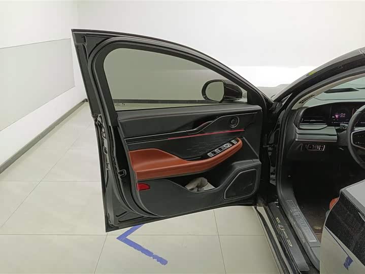 Фото 7 - Lincoln Z (Zephyr)