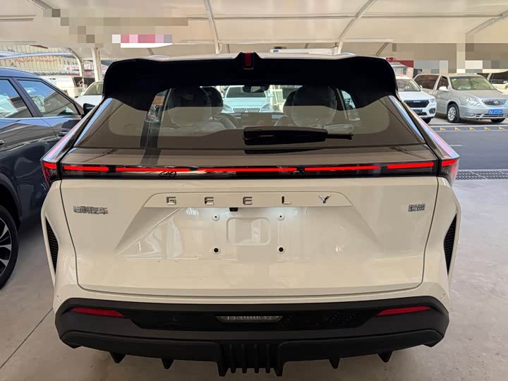 Фото 3 - Geely Atlas