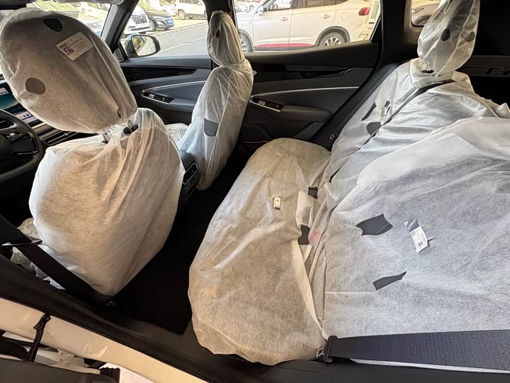 Фото 5 - Geely Atlas