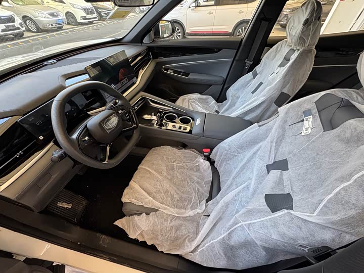 Фото 8 - Geely Atlas