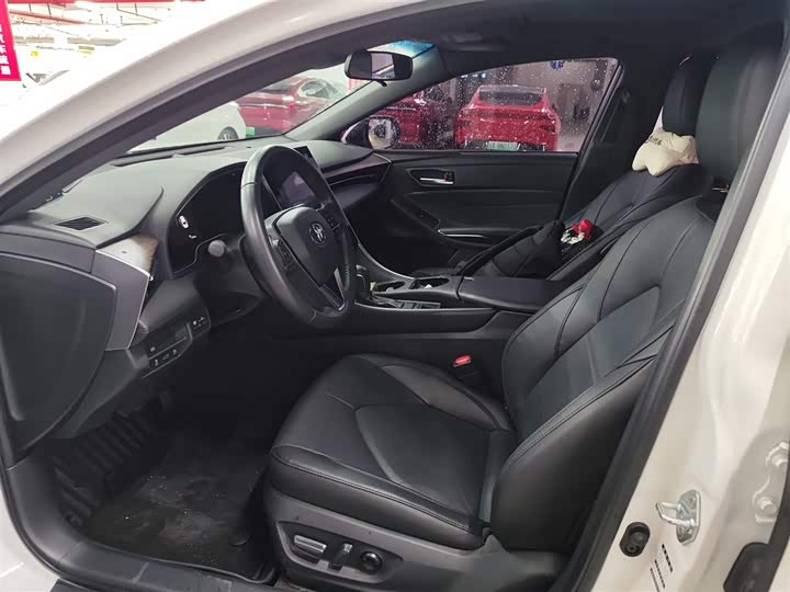 Photo 4 - Toyota Avalon