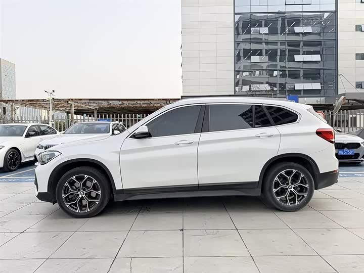 Фото 3 - BMW X1