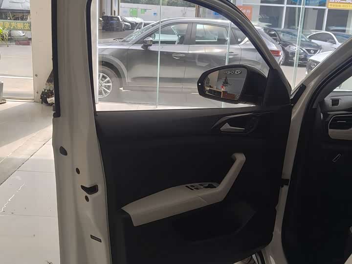 Фото 3 - Volkswagen Tharu