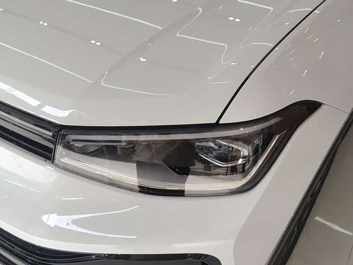 Фото 9 - Volkswagen Tharu