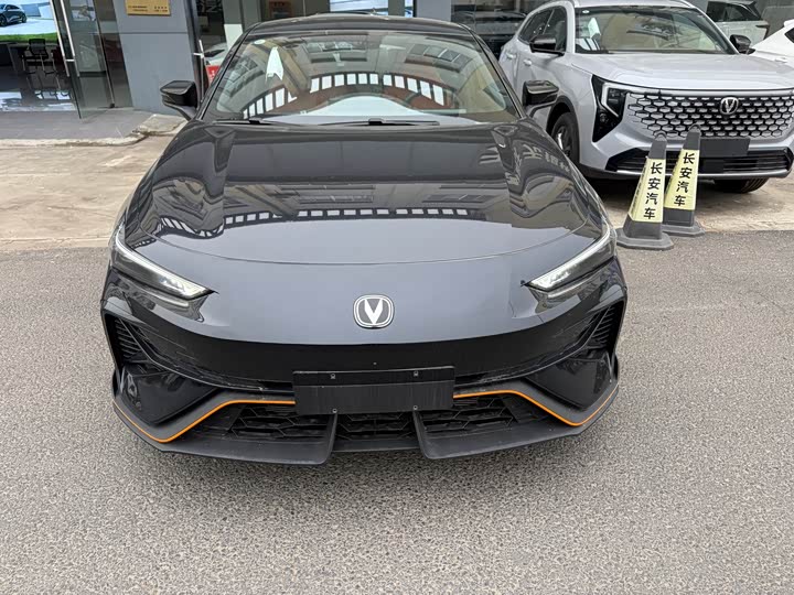 Фото 2 - Changan UNI-V