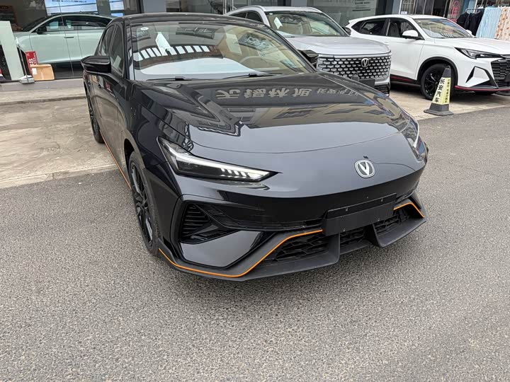 Фото 3 - Changan UNI-V