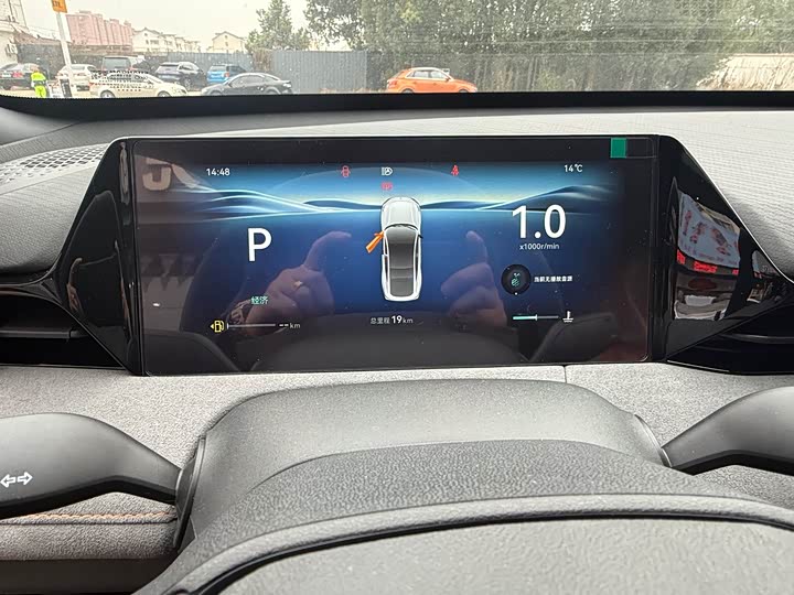 Фото 8 - Changan UNI-V