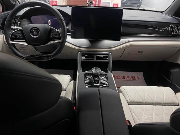 Фото 4 - BYD Tang Hybrid/EV