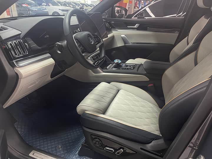 Фото 5 - BYD Tang Hybrid/EV