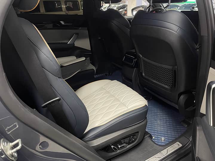 Фото 8 - BYD Tang Hybrid/EV