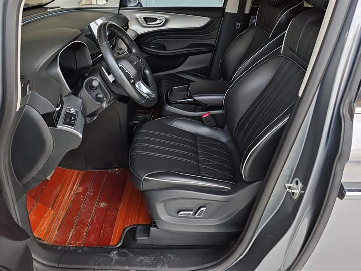 Фото 9 - Roewe iMax 8