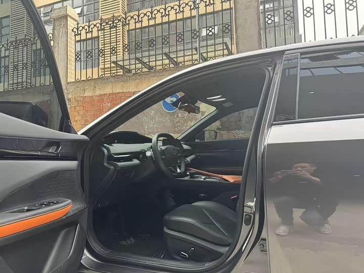 Фото 5 - Changan UNI-V