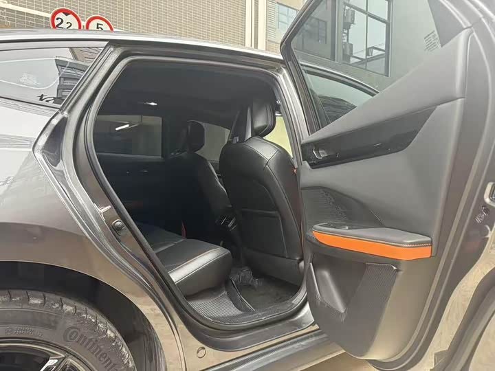 Фото 8 - Changan UNI-V